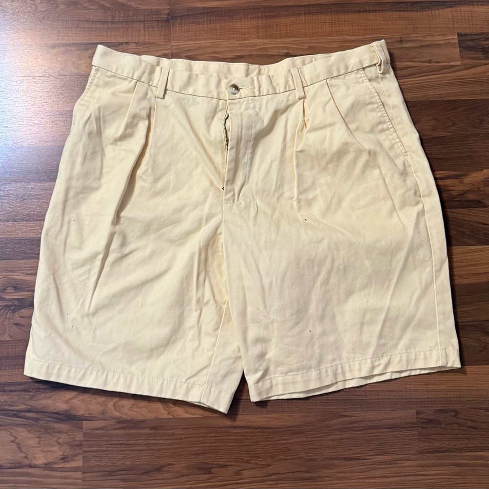 Roundtree and Yorke Pale Yellow short